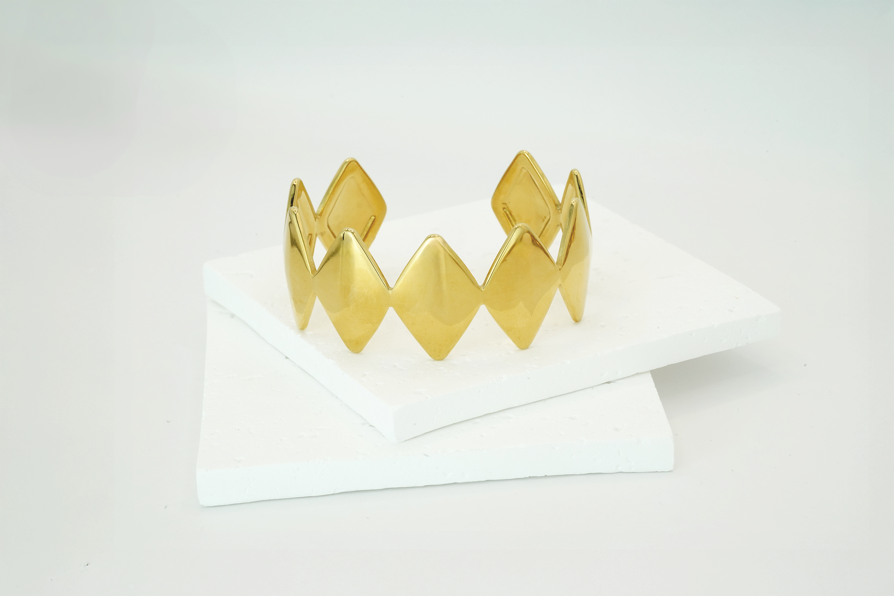 NEW | Edgy Bracelet designed by Rebeca Sá