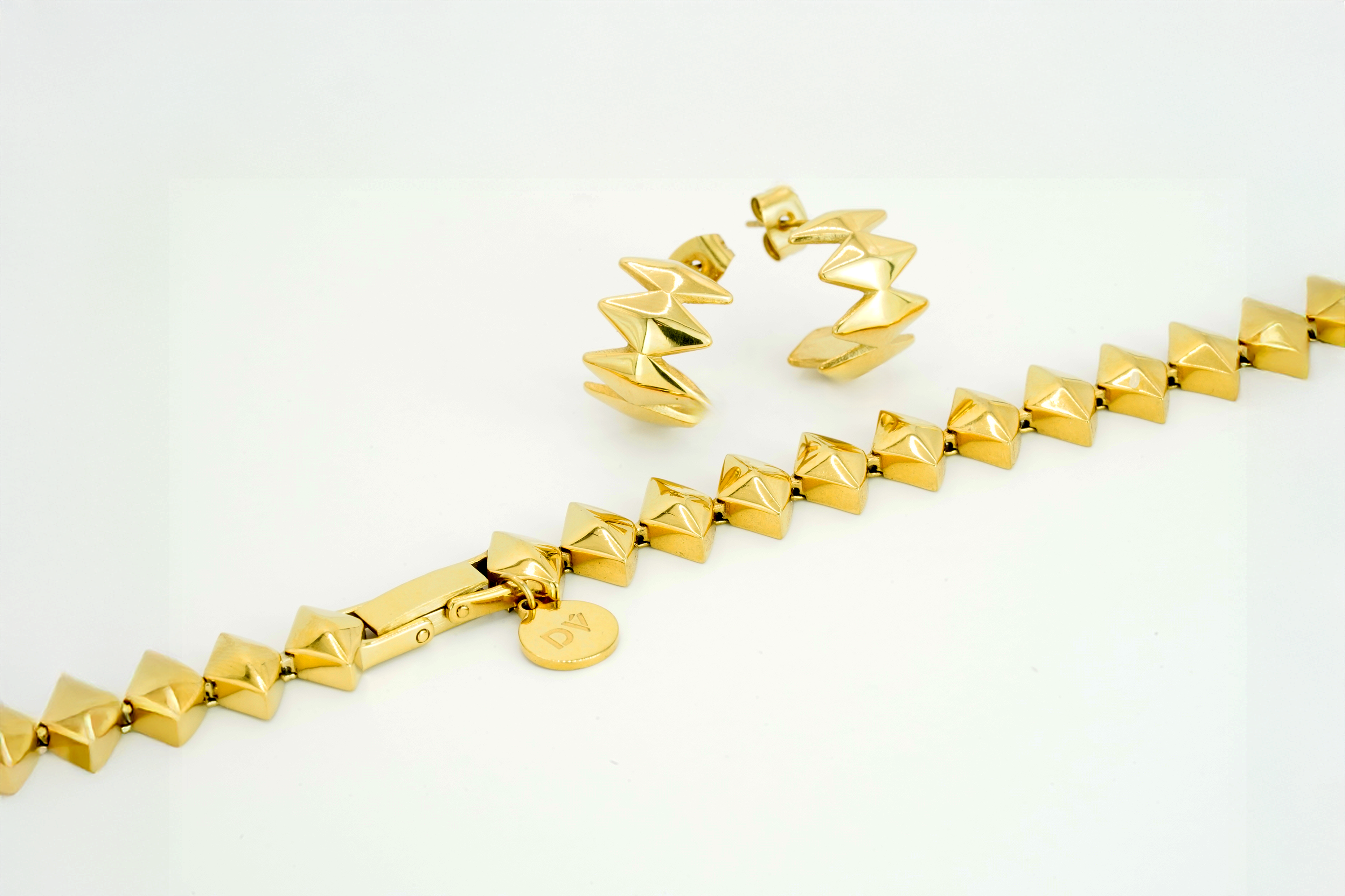 PRE-ORDER | Edgy Necklace, designed by Rebeca Sá