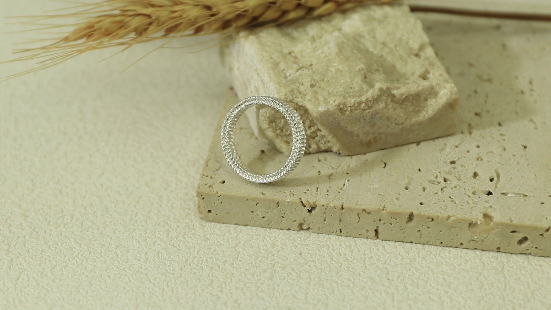 Close-up video of the Dominion Band in 925 sterling silver, emphasizing its unique design.