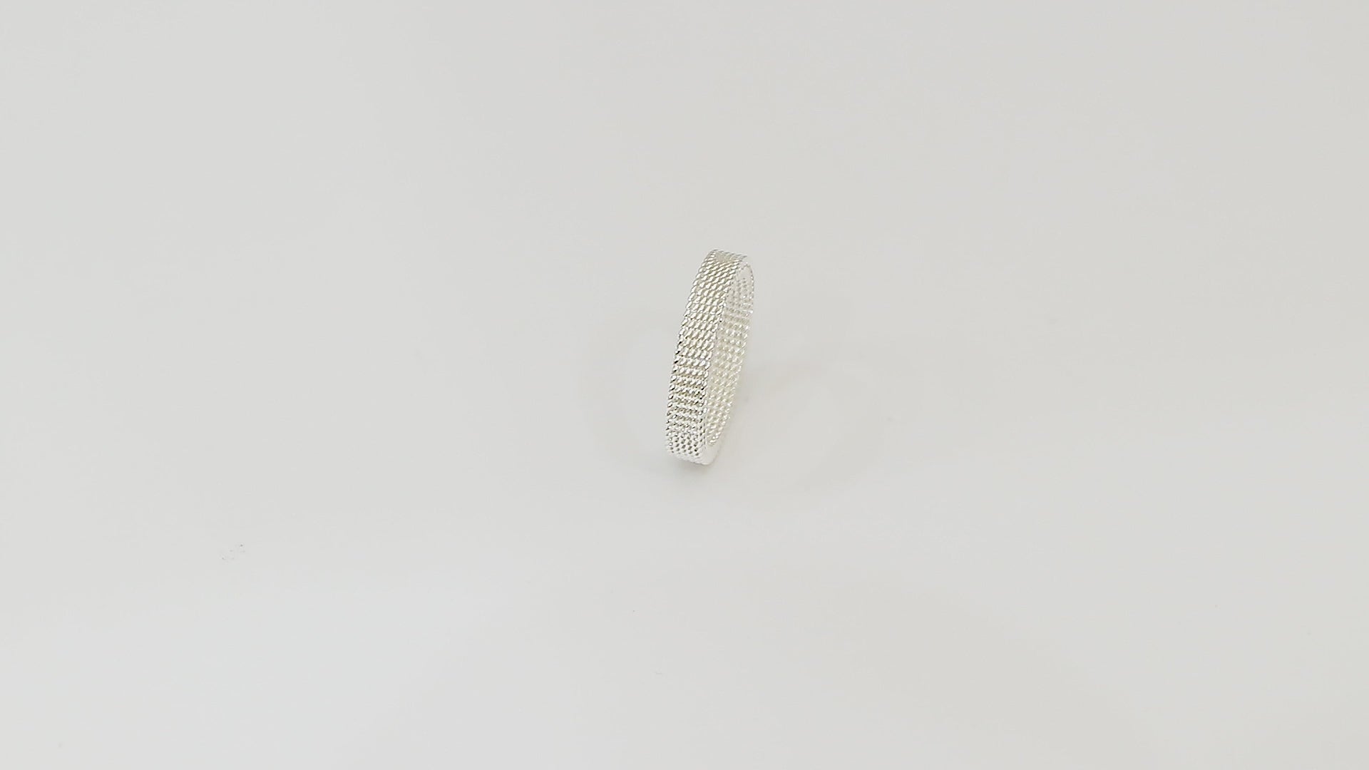 360° video of the Dominion Band in 925 sterling silver, emphasizing its unique design.