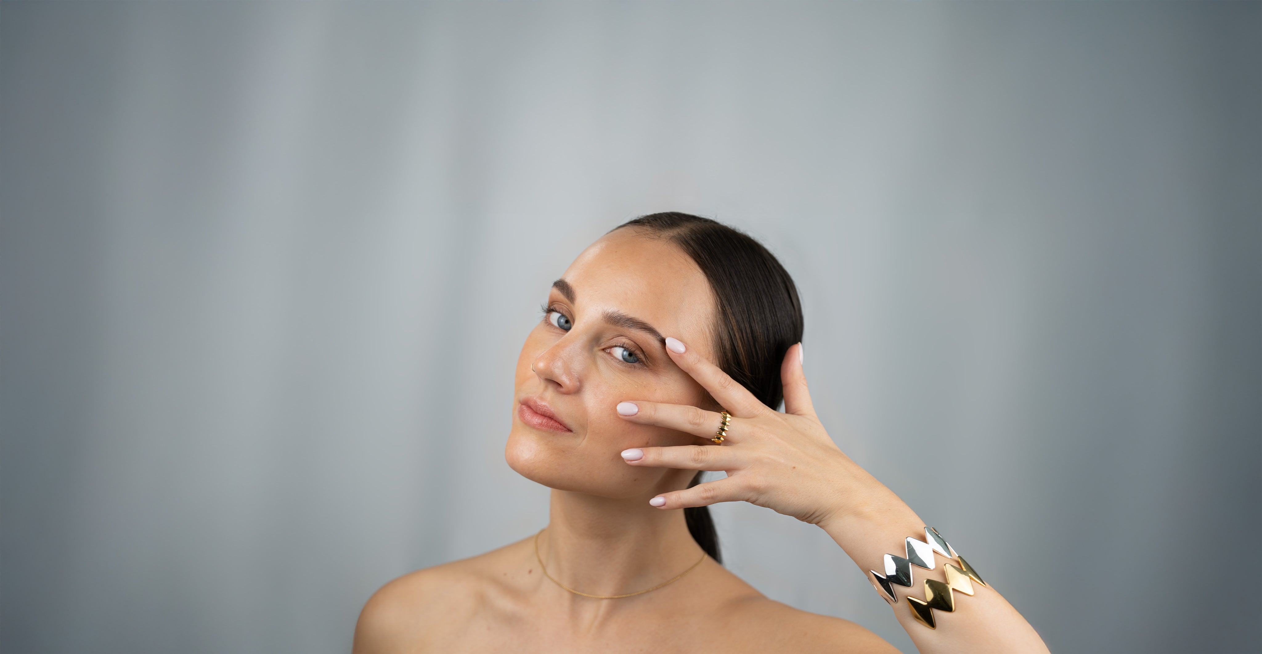 Edgy Silver Bracelet designed by Rebeca Sá