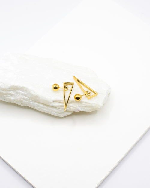 Equinox Earring in 18k real gold on stainless steel with butterfly closure - Flay lay image