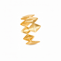 Edgy Gold Bracelet designed by Rebeca Sá