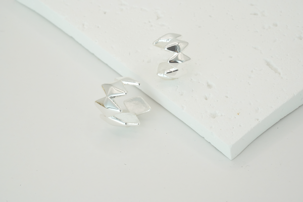 Edgy Earcuffs, Silver, 1 pair, designed by Rebeca Sá