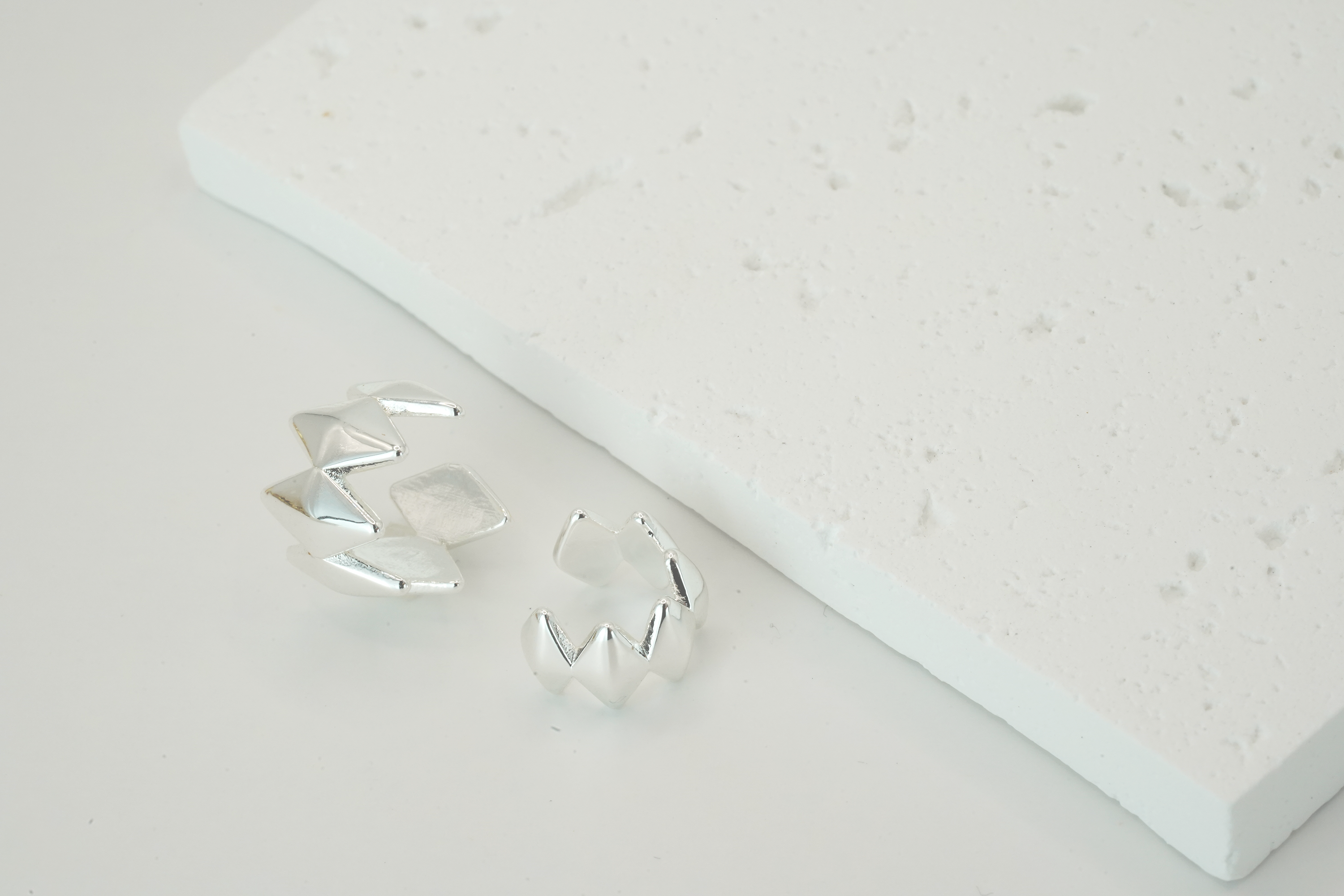 PRE-ORDER | Edgy Earcuffs, Silver, designed by Rebeca Sá