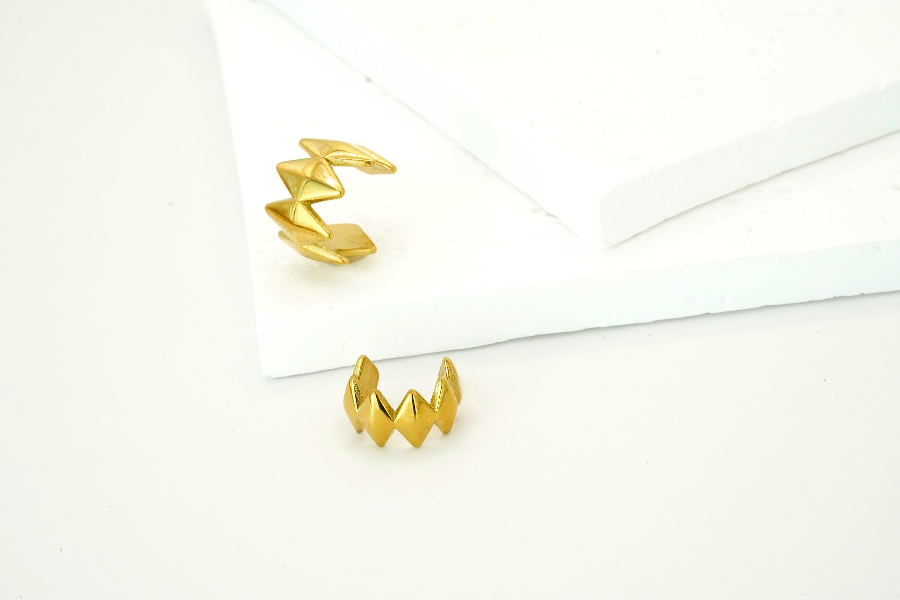 PRE-ORDER | Edgy Earcuffs, Gold, designed by Rebeca Sá