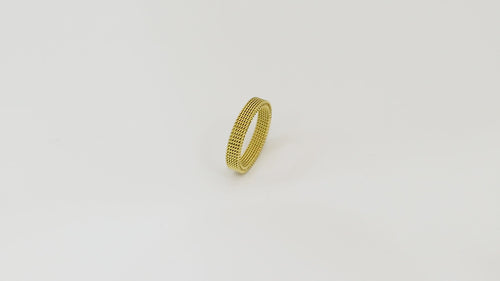 360° video of the Dominion Band in gold, rotating to reveal the 18k real gold coating, stainless steel base, and sleek, scratch-resistant finish.